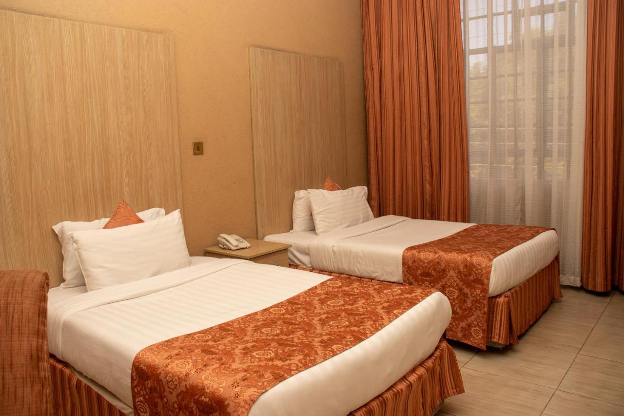 Hotel Waterbuck 나쿠루 외부 사진