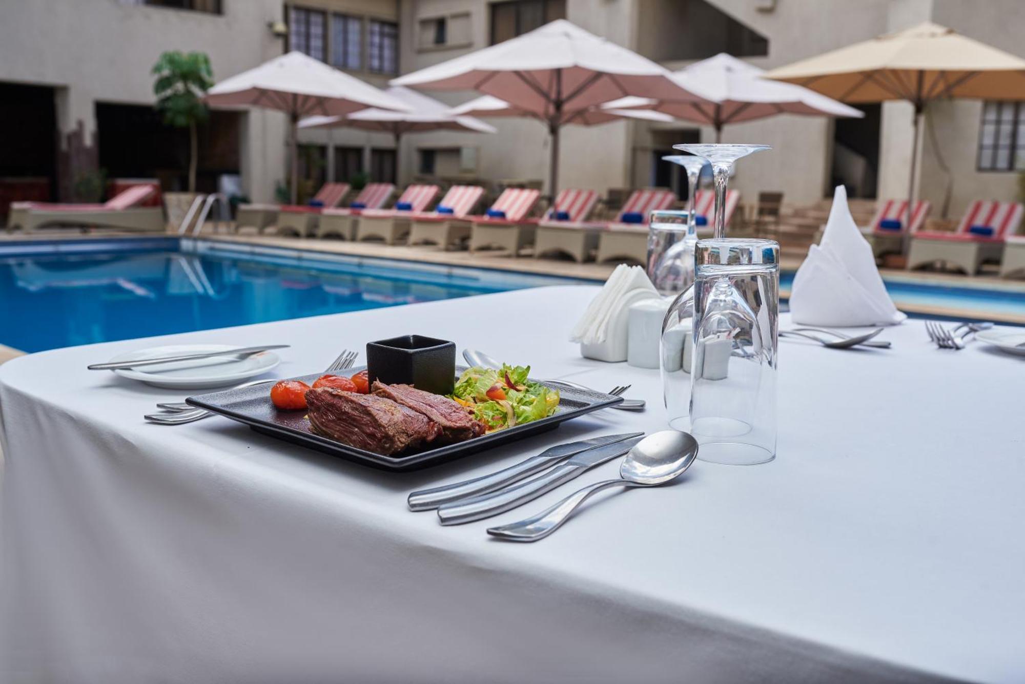 Hotel Waterbuck 나쿠루 외부 사진
